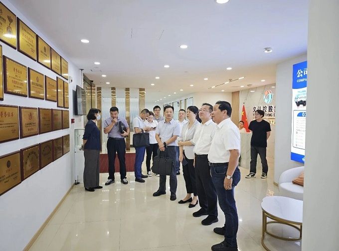 浙江省委統(tǒng)戰(zhàn)部副部長、省僑辦主任姜景峰一行蒞臨義達集團考察調(diào)研僑商工作